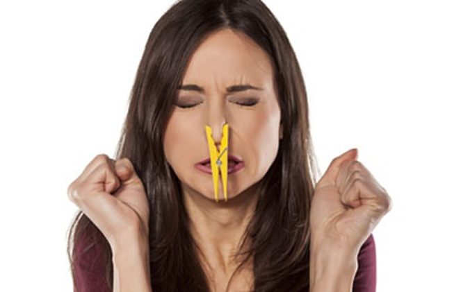 eliminar el mal olor de las tuberías